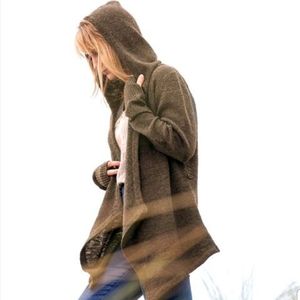 BETABRAND Black Sheep Wrap Sweater